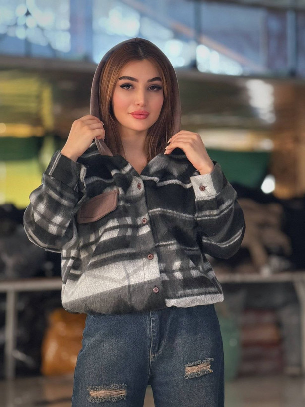 بامبرجکت چهارخونه پشمی پاییزی گلدوزی شده