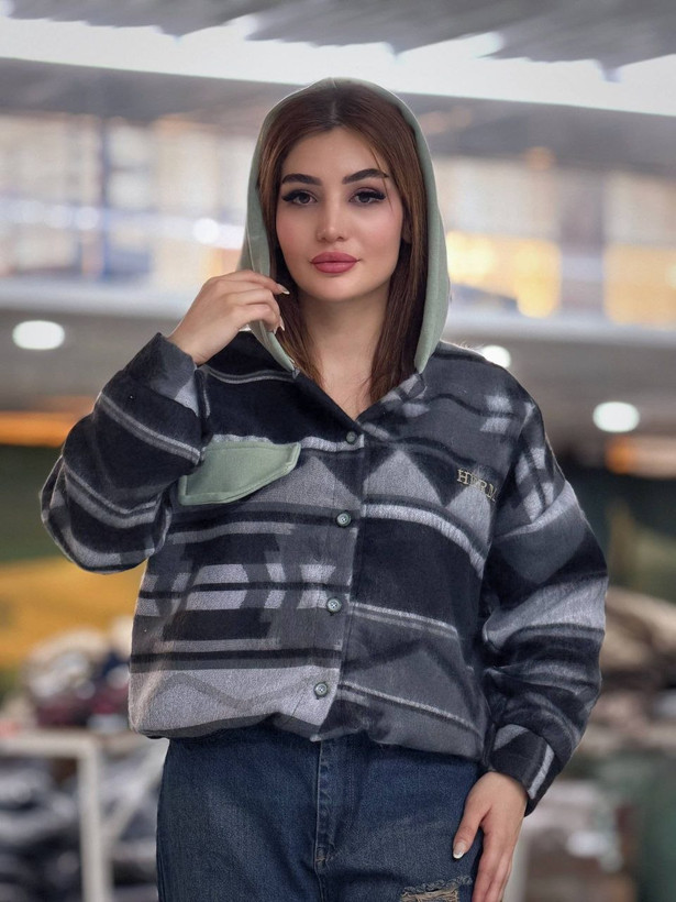 بامبرجکت چهارخونه پشمی پاییزی گلدوزی شده